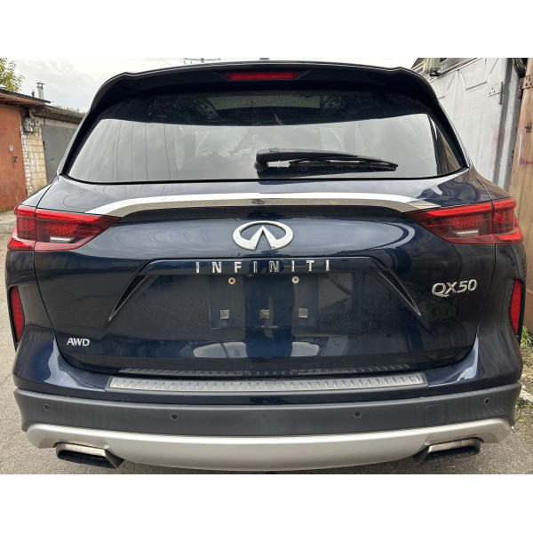 В разборе Infiniti QX50 ляда, капот, двери, есть все в наличии.