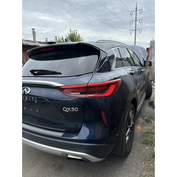 В разборе Infiniti QX50 ляда, капот, двери, есть все в наличии.